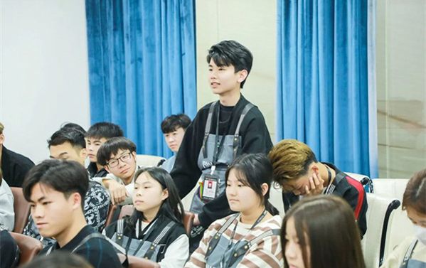 新老生见面会 | 心声交流，精彩有你！