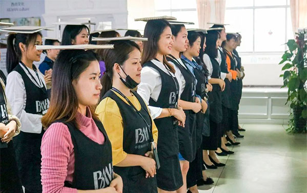 【活动预告】4月22日彩妆班礼仪培训课，邀您到校参观考察