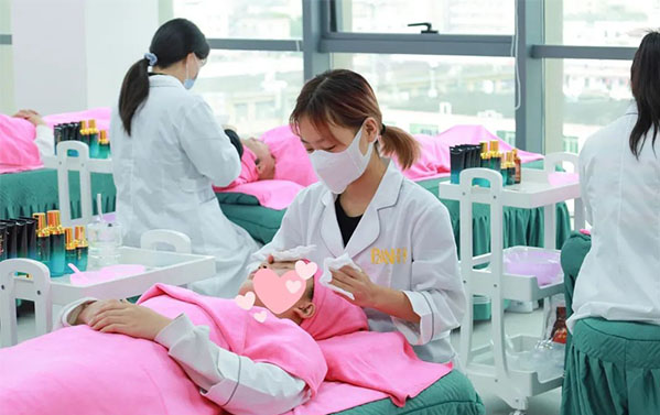 【活动预告】美容基础班-肩颈按摩技术户外课堂即将开课！