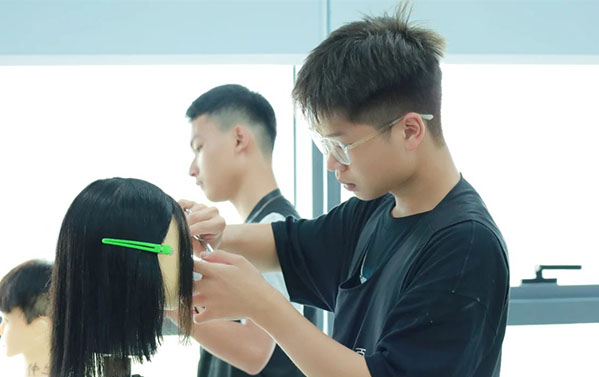 面对中考分流，稳住心态，即使成绩不理想，我们还有Plan B