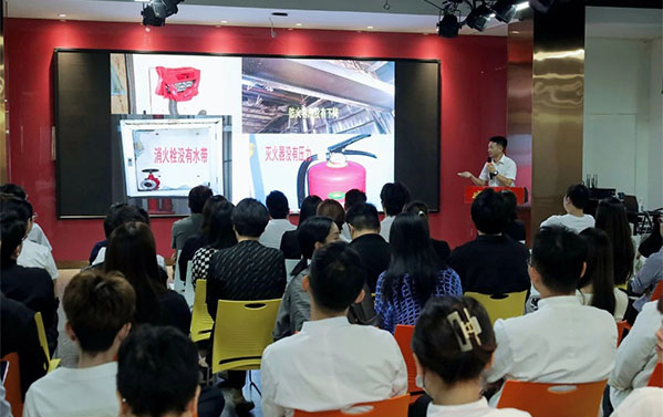 百美汇学校开展教职工消防安全知识培训！