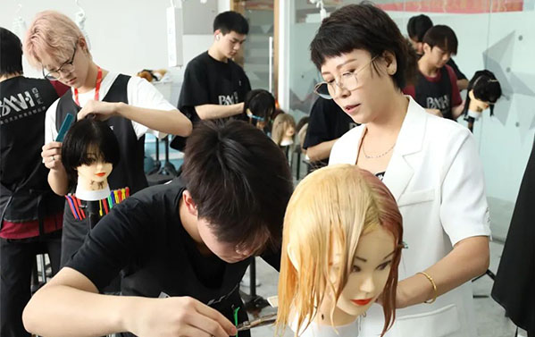 【走进百美汇】订单式人才培养，增强就业竞争实力！