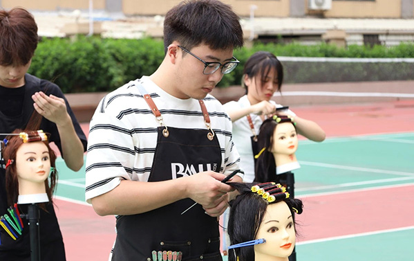 美业课堂日常：以专业雕琢，用热爱点亮
