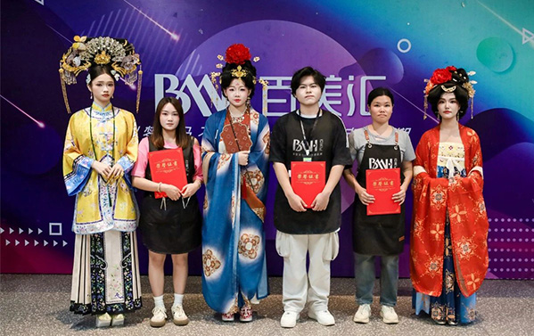 彩妆升班走秀：古风造型视觉盛宴
