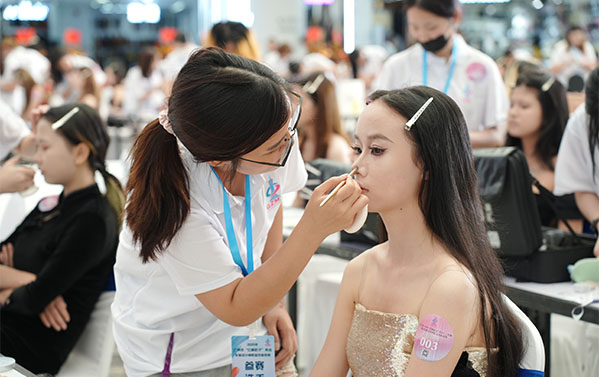 想学形象设计的宝子看过来！广州百美汇学校！