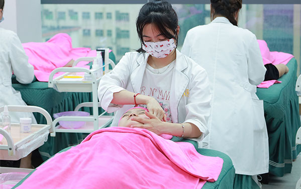 广东美容培训学校，美容师培训基地