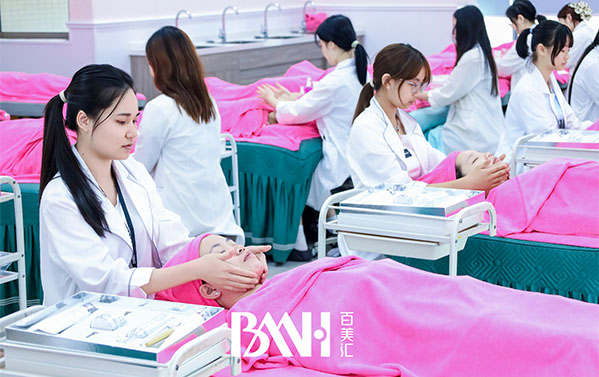 美容师培训｜适合女生的职业技能