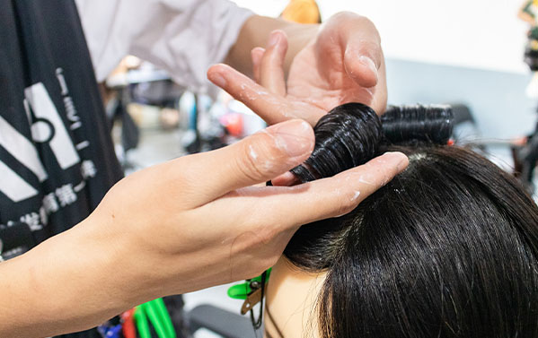 美发基本功练习：焗油指南