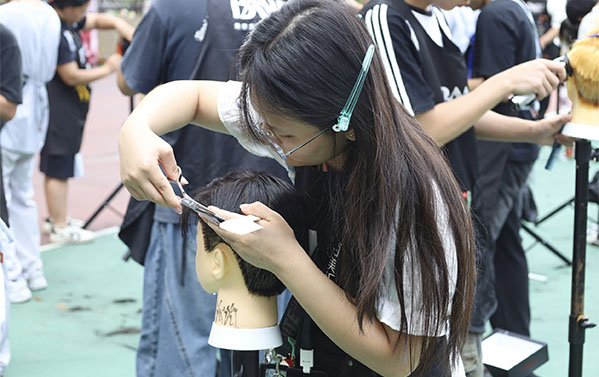 成绩不理想，技能成才照样精彩