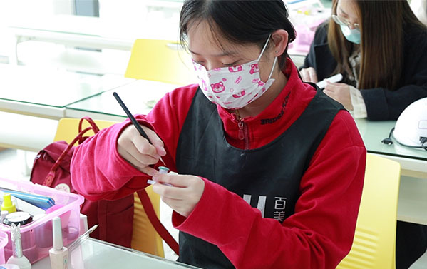 想转行/想副业请看！学美甲真的不难！