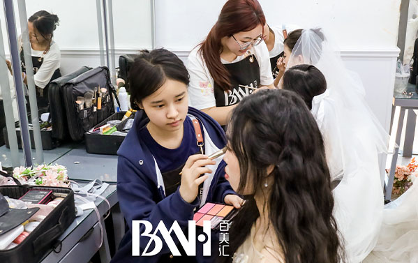 化妆师技能培训｜广州百美汇学校招生简章