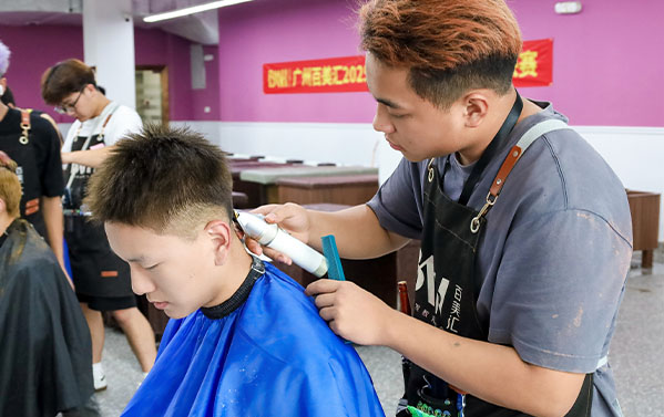 来百美汇学美业技术，就业真的不难