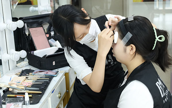 2026年春季招生！辍学待业迷茫，学化妆改变现状