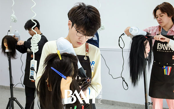 广东学美发｜百美汇有系统课程，轻松进阶美发师