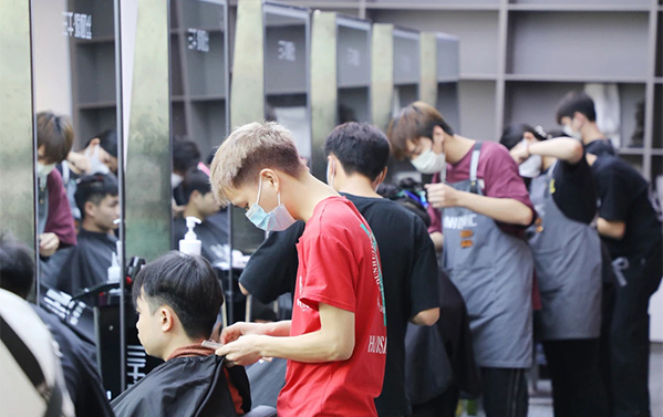 学美发就业前景广阔，四大方向成就职业人生