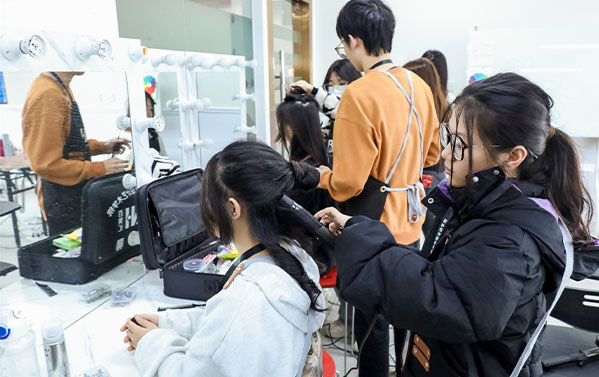 05后喜欢的职校，广州百美汇都有！一起来看看