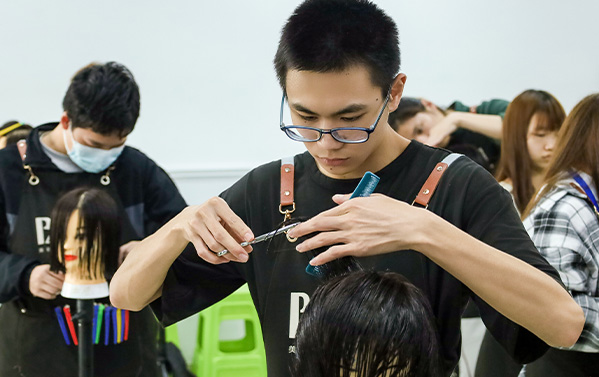 择校指南｜14-20岁初高中生想学美业一定要看