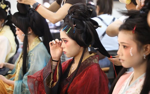 零基础学化妆｜学完能干啥？就业方向盘点