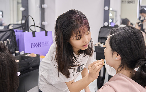 广东美业职校｜百美汇美容美发化妆学校