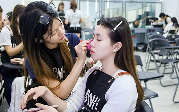 女生学习什么技术比较好就业？