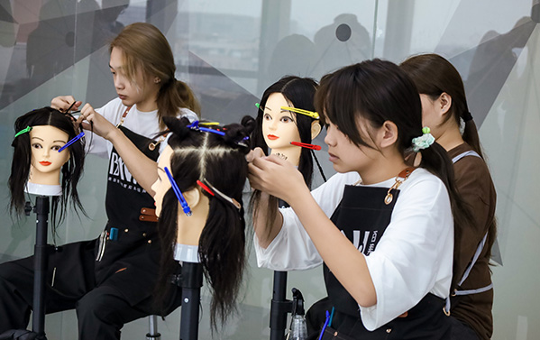 初高中女生学什么专业比较好？