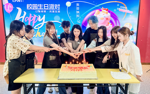 百美汇5月新生见面会&集体生日会
